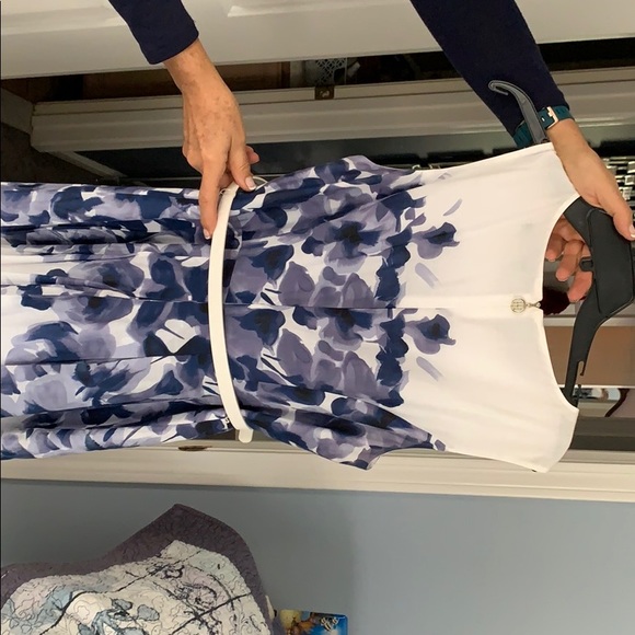 Tommy Hilfiger summer flowy dress with belt - Picture 4 of 4